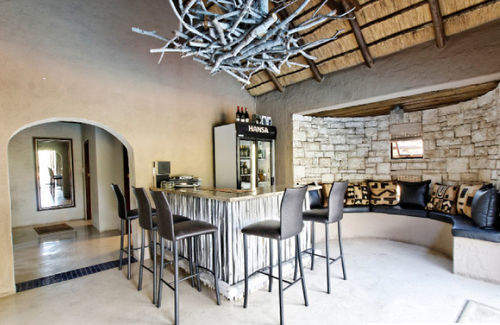 סנדטון Rustika Guest Lodge מראה חיצוני תמונה