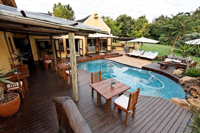 סנדטון Rustika Guest Lodge מראה חיצוני תמונה