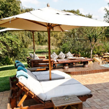סנדטון Rustika Guest Lodge מראה חיצוני תמונה